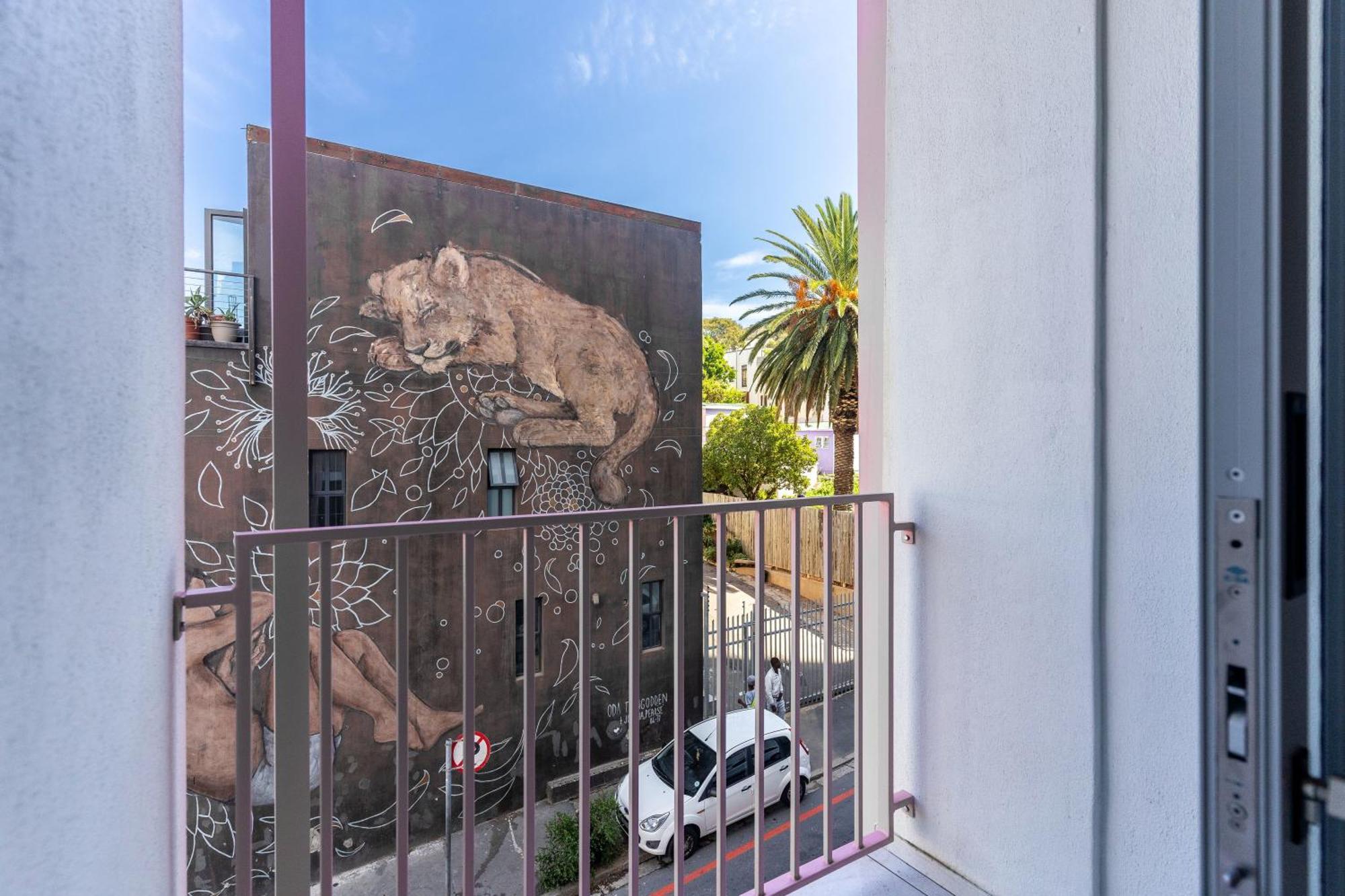 Apartment The Rose 206 - Modern With Pool Cape Town