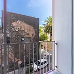 The Rose 206 - Modern Studio Apartment With Pool