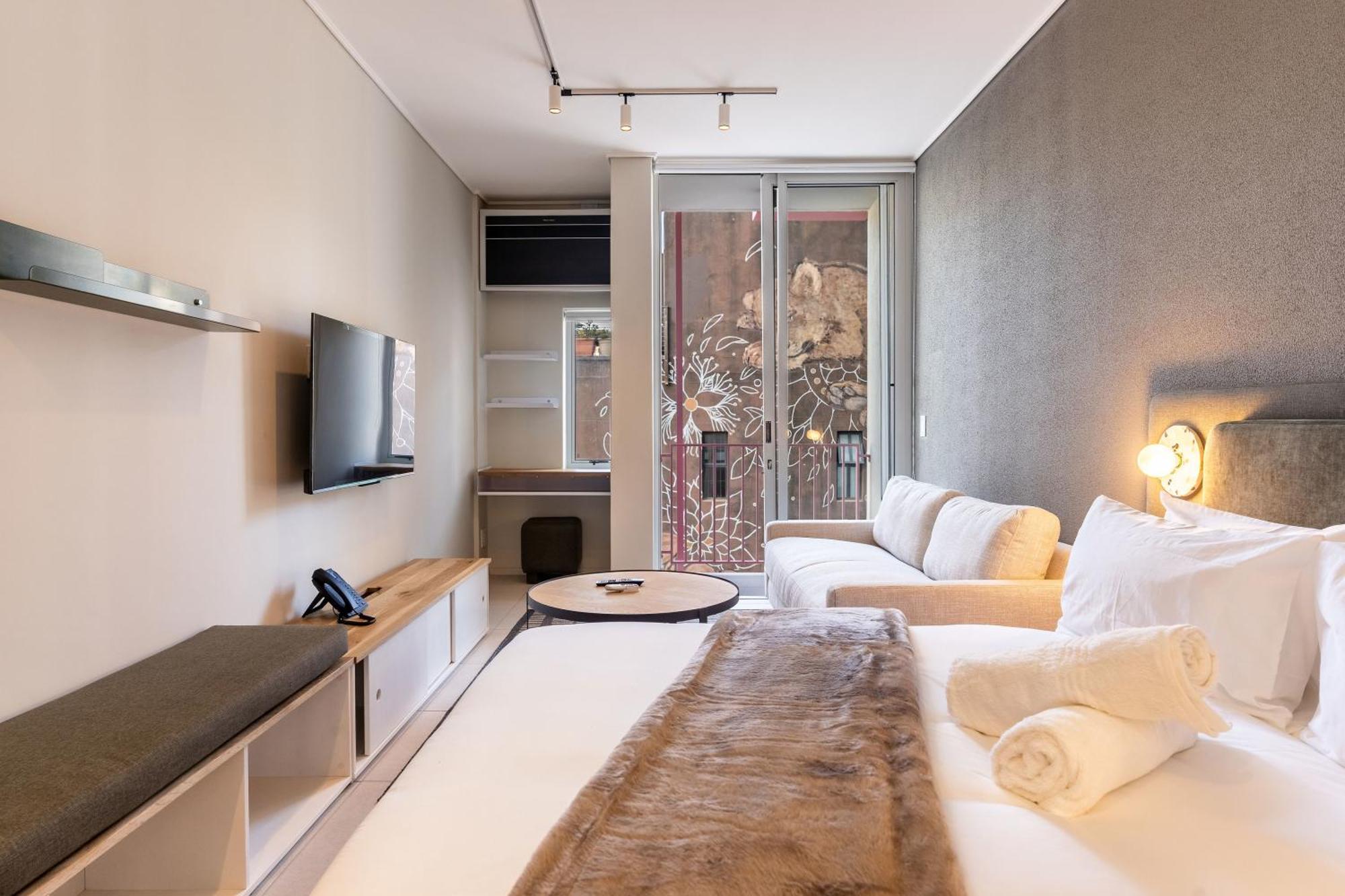 The Rose 206 - Modern With Pool Apartment